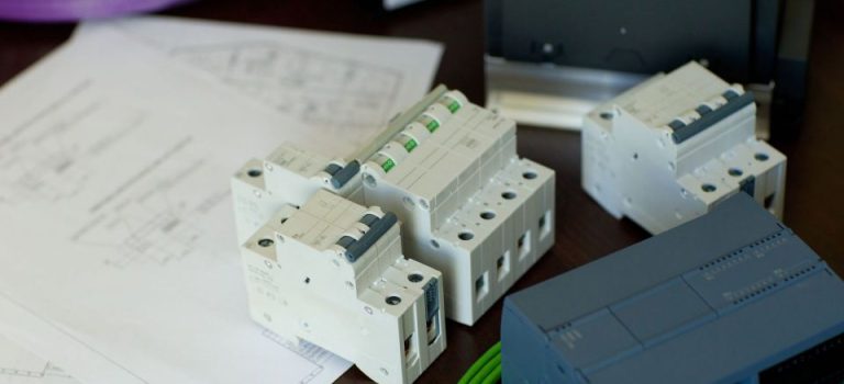 製造現場を支えるオリジナルソケット最適化による検査効率と品質革新への挑戦