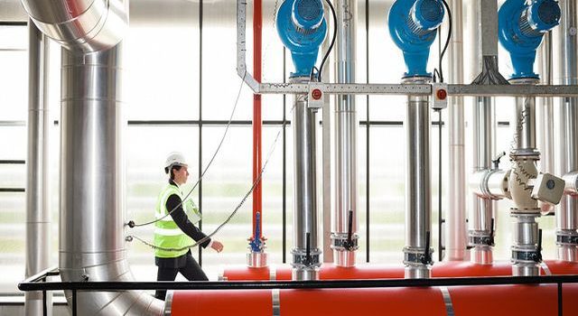 高速通信社会を支えるTOSAの進化と未来型コネクタ技術の新潮流