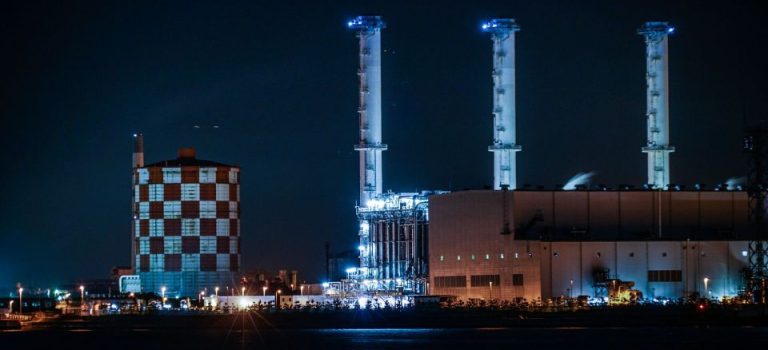 繋がらなければ全てが無駄になる時代を生き抜くコネクタ戦争の真実 繋がらなければ全てが無駄になる時代を生き抜くコネクタ戦争の真実