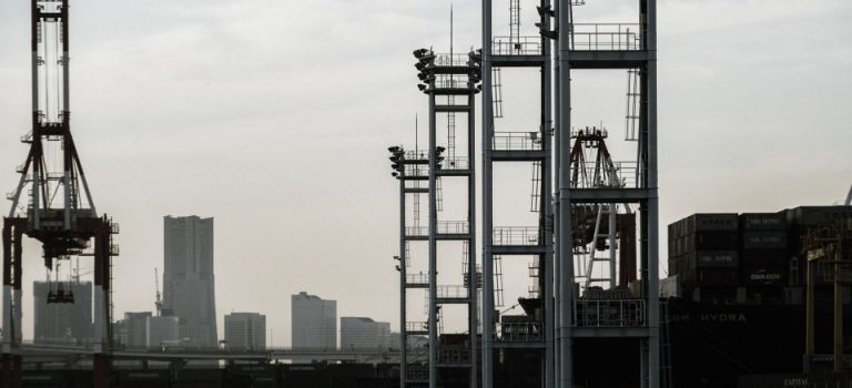 あなたの機器が壊れる予兆コネクタ選びの失敗が呼ぶ致命的な結末